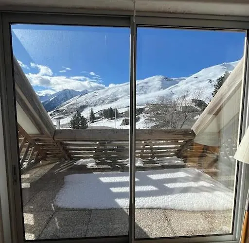 Situe A La Gela Le Plan (Hautes-Pyrenees)